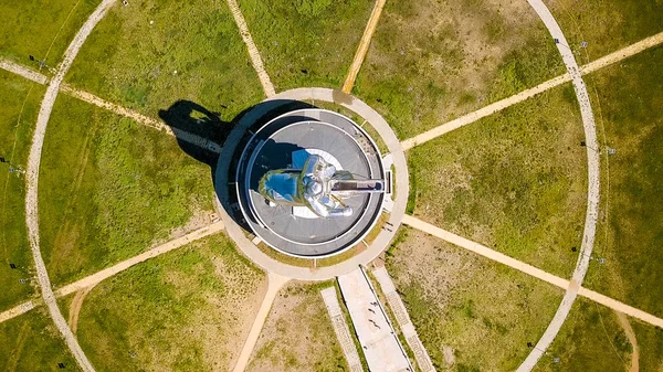 Estatua ecuestre de Genghis Khan en tiempo soleado. Mongolia, Ulan Bator, Desde el dron — Foto de Stock