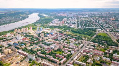 Kuşbakışı şehir panoraması. Kemerovo, Rusya, Dron 