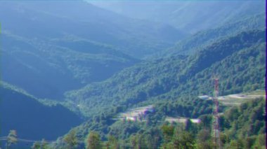 Aksaklık etkisi. Mzymta Nehri Vadisi. Rusya, Soçi. Video. Ultrahd (4k))