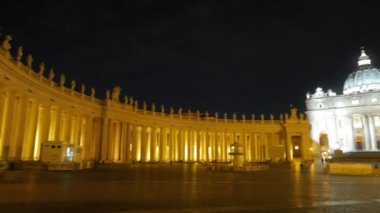 Aksaklık etkisi. Piazza San Pietro. Vatikan. Roma, İtalya. Video. Ultrahd (4k))