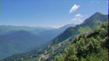 Aksaklık etkisi. Olimpik yamaçlar. Rosa Khutor. Soçi, Rusya. 4k