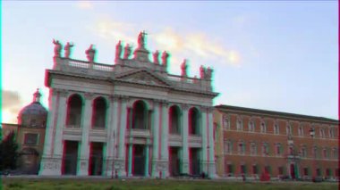 Aksaklık etkisi. Laterano'daki San Giovanni Bazilikası. Günbatımı. Roma, İtalya. Timelapse. Video. Ultrahd (4k))