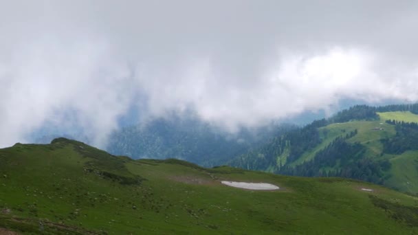 毛刺效果 云层下面的斜坡 艾布加俄罗斯索契视频 超高清 — 图库视频影像