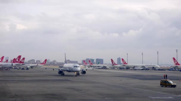 Glitch Effect Istanbul Luchthaven Luchtvaartuigen Onur Air Istanboel Turkije Februari — Stockvideo