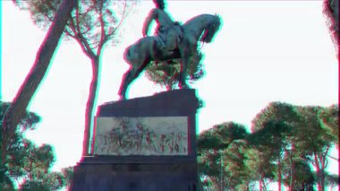 Aksaklık etkisi. Umberto-I Anıtı. Villa Borghese bahçeleri, Roma, İtalya - 17 Şubat 2015: Pincio Tepesi'ni işgal eden İngiliz tarzıroma peyzaj parkı. Video. Ultrahd (4k))