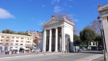 Aksaklık etkisi. Parkın kapıları. Piazzale Flaminio. Roma, İtalya - 17 Şubat 2015: Villa Borghese - İngiliz tarzında bir peyzaj parkı, Pincio Hill kaplar. Video. Ultrahd (4k))