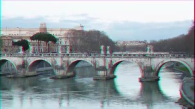 Aksaklık etkisi. Ponte Sant'Angelo. Günbatımı. Zoom. Roma, İtalya. Zaman Atlamalı. Video. Ultrahd (4k))