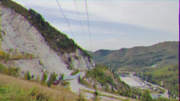 アルマトイ カザフスタン 2016年8月30日 アイススケートリンクメデオとメデオからシンブラクまでケーブルカー ビデオ Ultrahd グリッチ効果 — ストック動画