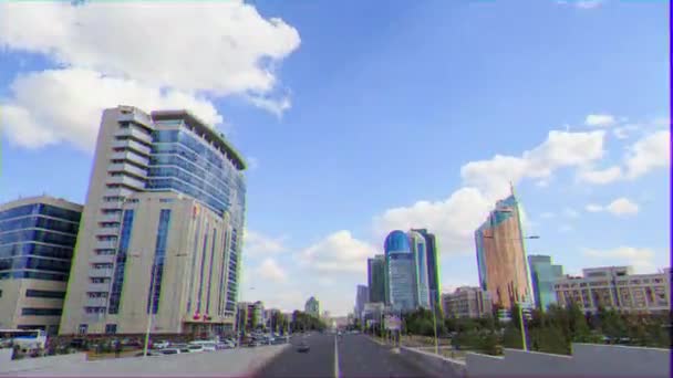 Glitch Effect Stadsverkeer Wolken Stad Kunaev Avenue Astana Kazachstan Timelapse — Stockvideo