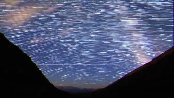 Glitch Effekt Spår Från Stjärnor Form Linjer Moon Löneförhöjningen Platå — Stockvideo
