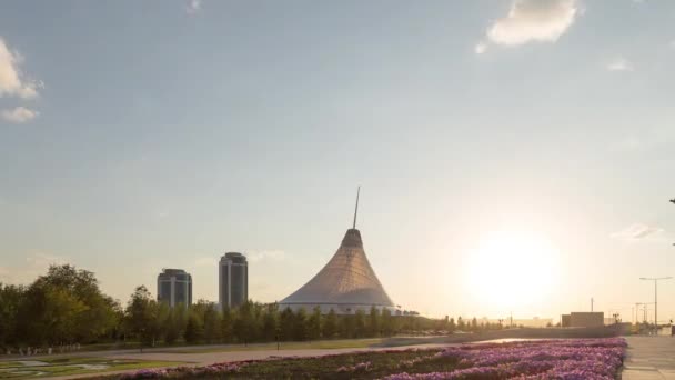 Astana Kazakstan September 2016 Köpcentrum Byggt Form Markeringsramen Solnedgången Khan — Stockvideo