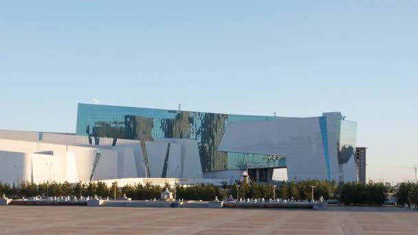 阿斯塔纳 哈萨克斯坦 2016年9月4日 哈萨克斯坦共和国国家博物馆 苏尔坦视频 超高清 格利奇效果 — 图库视频影像