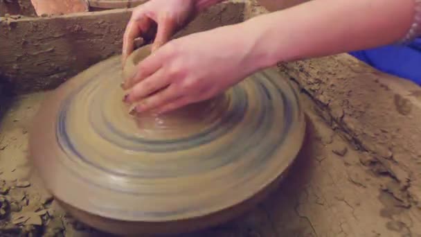 Glitch Effect Potter Wheel Women Hands Trying Make Pot Video — Stock Video