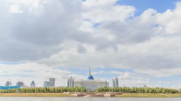 Škubnutí Akorda Palác Nezávislosti Pohled Řeky Astana Kazachstán Zoom Čas — Stock video