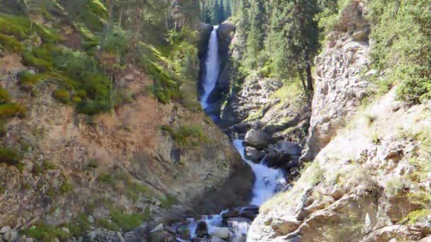 Glitch Effekt Wasserfall Reißt Leopard Barsa Barskoon Schlucht Issyk Kul — Stockvideo