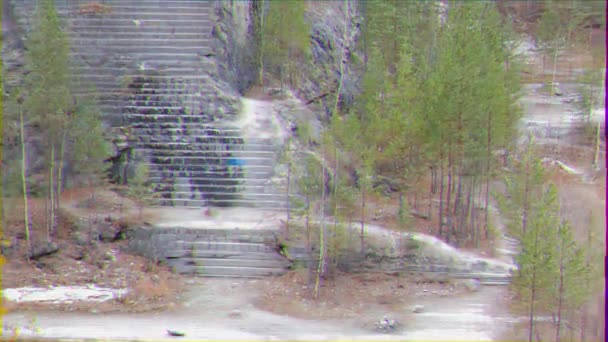 グリッチ効果 秋のパノラマ採石場 ロシア ビデオ ウルトラHd — ストック動画