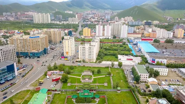 Mongolia, Ulaanbaatar - August 08, 2018: Winter Palace of the Bogd Khan (Palace of Bogd Gegen). The complex is located in the south-eastern Ulaanbaatar district of Bayanzurkh, From Drone — Stock Photo, Image