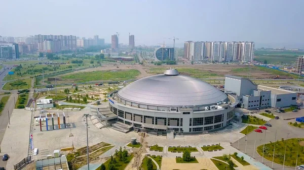 Rusya, Krasnoyarsk - 23 Temmuz 2018: Spor tesisi. Arena-Kuzey (Arena çok fonksiyonlu kompleks Sever), Dron üzerinden 