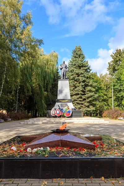 Россия, Зеленоградск - 22 сентября 2018 года: Мемориальный комплекс в — стоковое фото