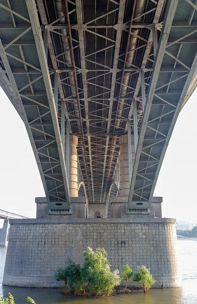 Rusya, Novosibirsk. Otomobil köprüsü - Th üzerinde Ortak köprü