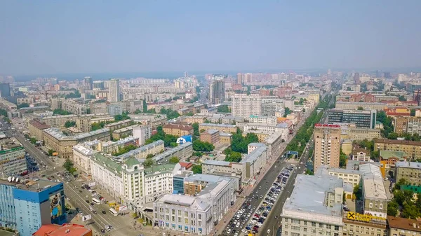 Rússia, Novosibirsk - 19 de julho de 2018: Panorama da cidade de cima, De Dron — Fotografia de Stock