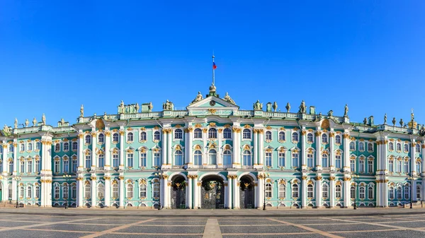 St. Petersburg, Oroszország. Állami Ermitázs Múzeumban. Kilátás a Pápából — Stock Fotó