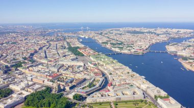 Açık güneşli havalarda St Petersburg şehir merkezinin panoramik havadan görünümü, Rusya, Drone Gönderen 