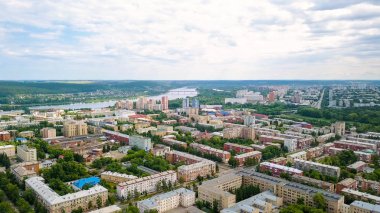 Kuşbakışı şehir panoraması. Kemerovo, Rusya, Dron 