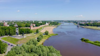 Veliky Novgorod, Rusya. Zafer Anıtı. Novgorod Kremlin (Detinets), Volkhov Nehri, Drone gönderen 