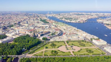 Açık güneşli havalarda St Petersburg şehir merkezinin panoramik havadan görünümü, Rusya, Drone Gönderen 
