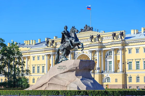 Saint-Petersburg, Oroszország. I. Péter emlékműve a Sennatskaya squ — Stock Fotó