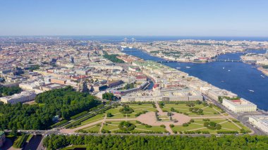 Açık güneşli havalarda St Petersburg şehir merkezinin panoramik havadan görünümü, Rusya, Drone Gönderen 