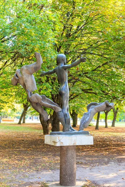 Russia, Kaliningrad - September 20, 2018: Park sculpture on the — Stock Photo, Image