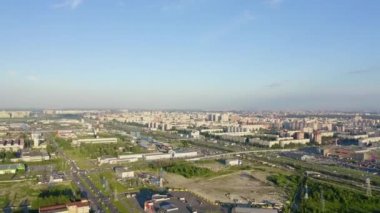 Gün batımında St. Petersburg 'un panoramik manzarası. - Rusya. Uyku alanları. 4K