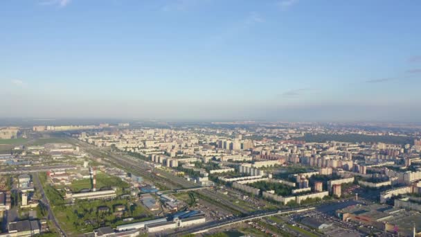 Gün batımında St. Petersburg 'un panoramik manzarası. - Rusya. Uyku alanları. 4K — Stok video