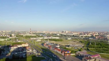 Gün batımında St. Petersburg 'un panoramik manzarası. - Rusya. Uyku alanları. 4K