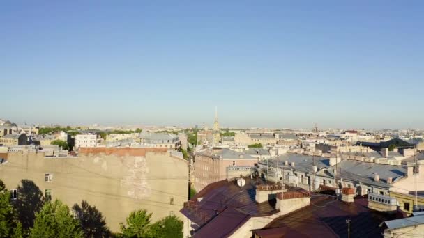 Saint-Pétersbourg, Russie. Rivière Neva. Vue aérienne panoramique de l'île Hare et de l'île Artelery. La forteresse de Peter-Pavel. Le pont Trinity. 4K — Video