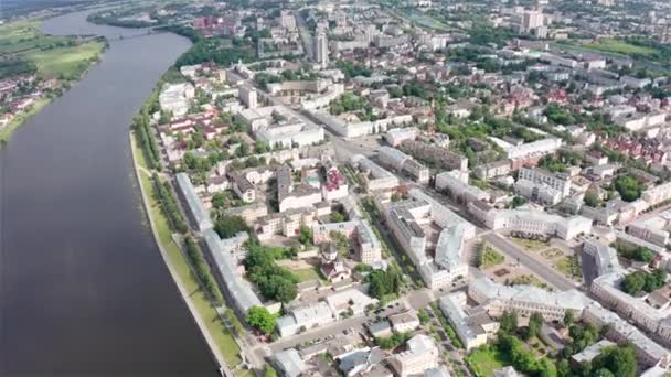 Panorama da cidade de Tver, Rússia. Vista aérea. Lenin Square. 4K — Vídeo de Stock