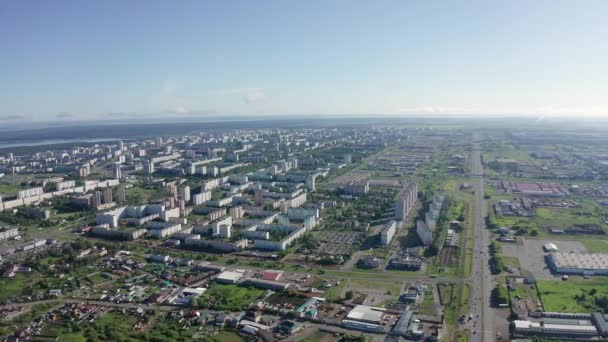 Vista de la ciudad desde una altura. Naberezhnye Chelny, República de Tartaristán. Rusia — Vídeo de stock