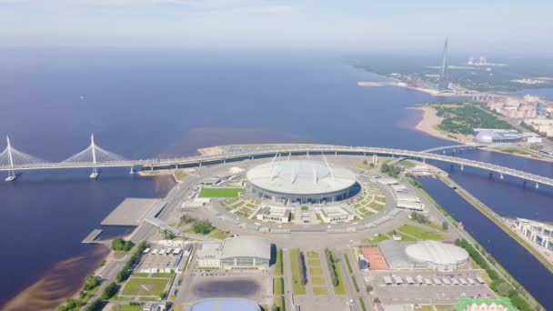 Sint-Petersburg, Rusland. Gazprom Arena. Westelijke hogesnelheidsdiameter, Lakhta Center. Gazprom hoofdkwartier. 4K — Stockvideo
