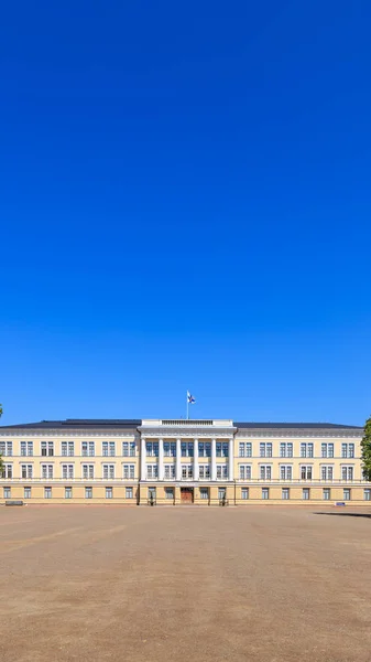 Hamina, Finlandia - 20 de junio de 2019: Escuela de oficiales de reserva loca — Foto de Stock