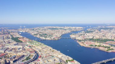 Açık güneşli havalarda St Petersburg şehir merkezinin panoramik havadan görünümü, Rusya, Drone Gönderen 