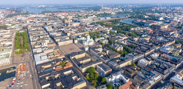 Helsinki, Finnland. Luftaufnahme der Innenstadt. Kathedrale von Helsinki. — Stockfoto