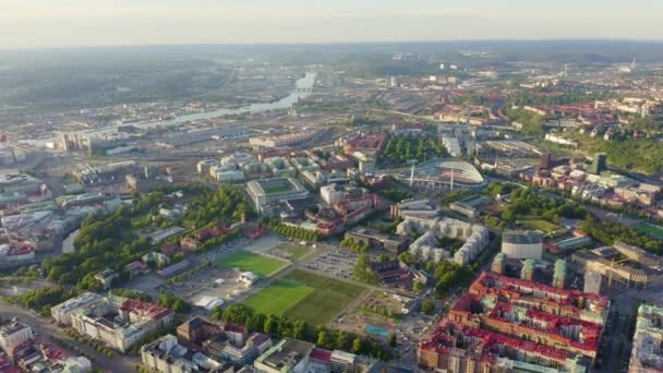 Gothenburg, Suède. Panorama de la ville et de la rivière Goeta Elv. Le centre historique de la ville. Coucher de soleil. 4K — Video