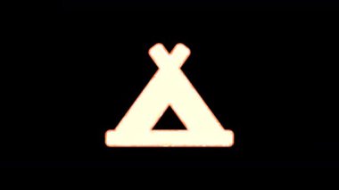 Kamp alanı sembolü siyah arka planda görünür ve yanar