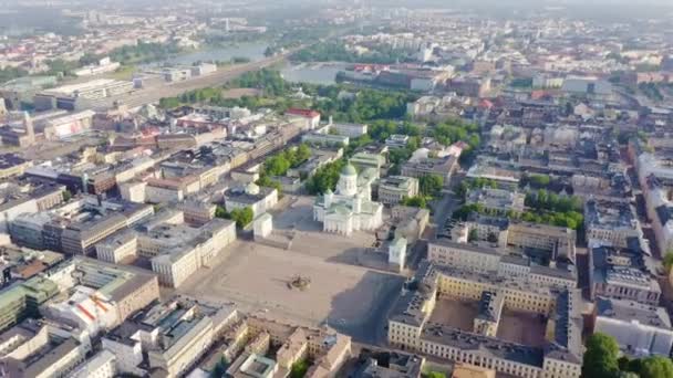 Helsinki, Finlandia. Centro città vista aerea. Cattedrale di Helsinki. Piazza del Senato. 4K — Video Stock