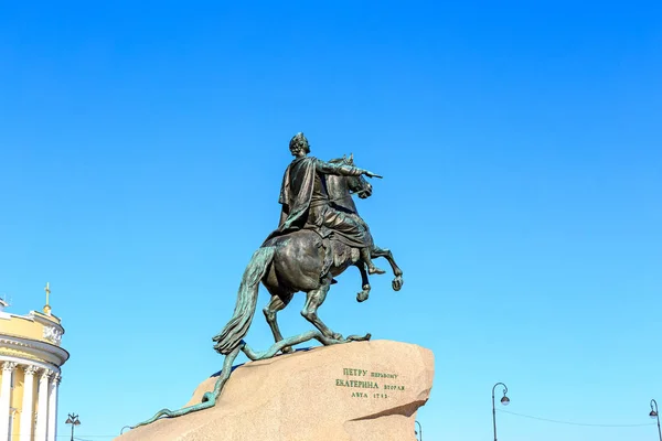 Sankt Petersburg, Federacja Rosyjska. Pomnik Piotra I na Sennatskaya SQU — Zdjęcie stockowe