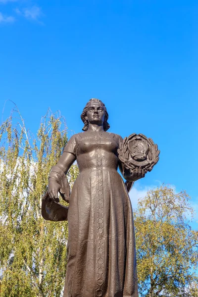 Rusland, Kaliningrad - September 25, 2018: Het monument "moeder R — Stockfoto