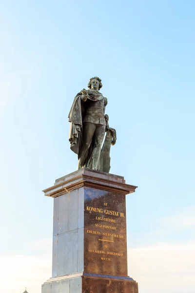 Statue of Gustav III. is a bronze statue of the Swedish king Gus — Stock Photo, Image