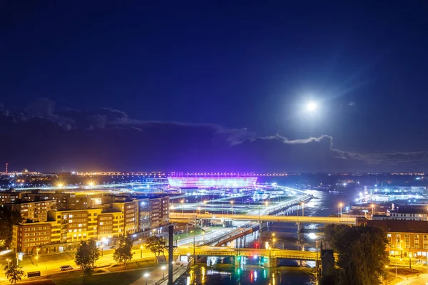 Rusia, Kaliningrado - 24 de septiembre de 2018: Noche Kaliningrado. Moo. — Foto de Stock